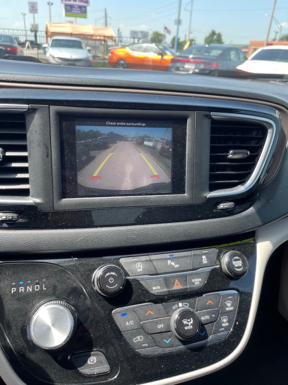 2019 Chrysler Pacifica Image 13