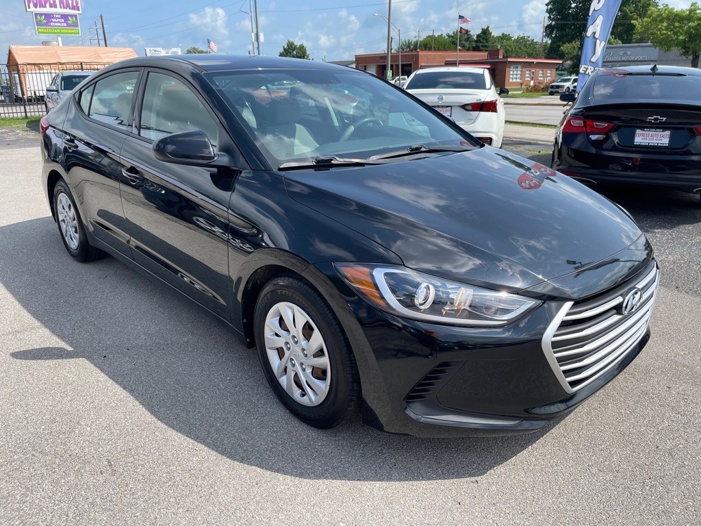 2018 Hyundai Elantra Image 3