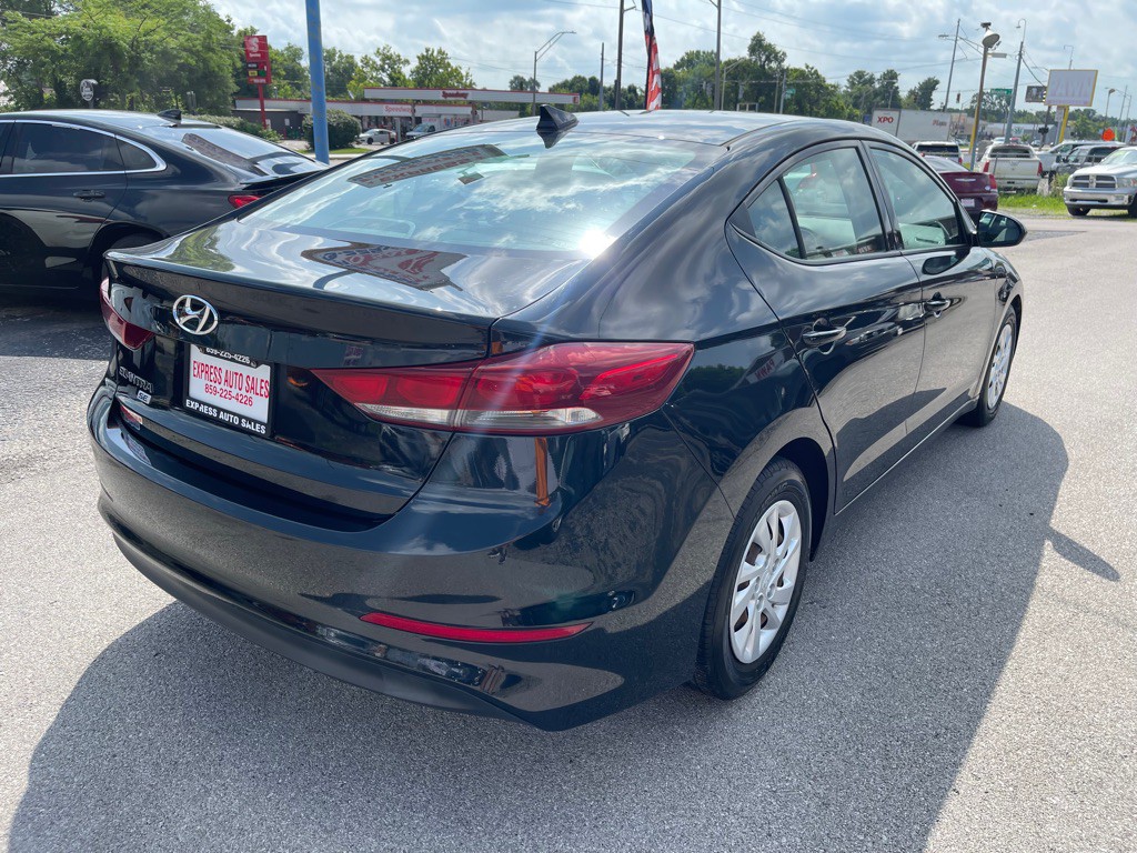 2018 Hyundai Elantra Image 4