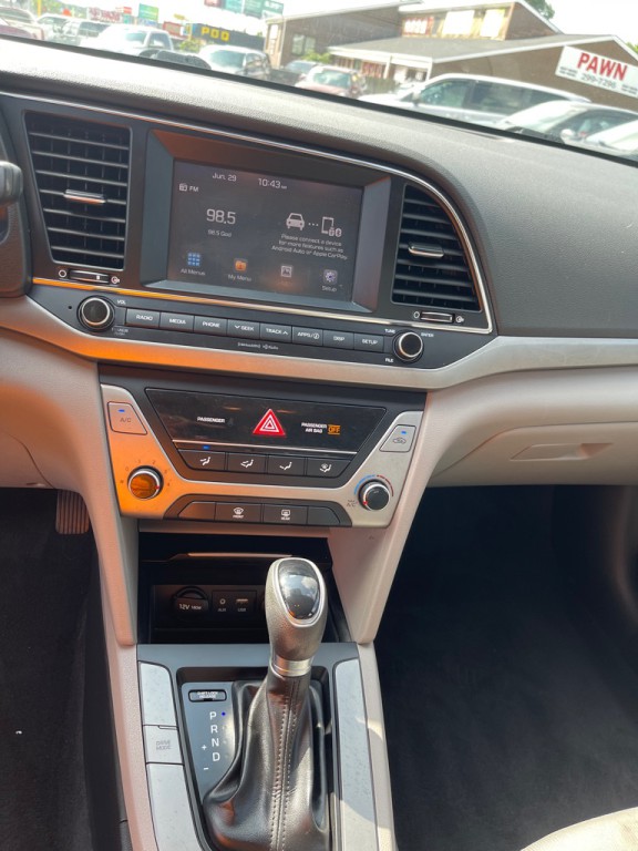2018 Hyundai Elantra Image 12