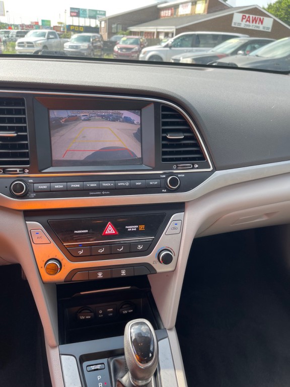 2018 Hyundai Elantra Image 13