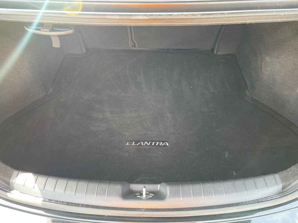 2018 Hyundai Elantra Image 15