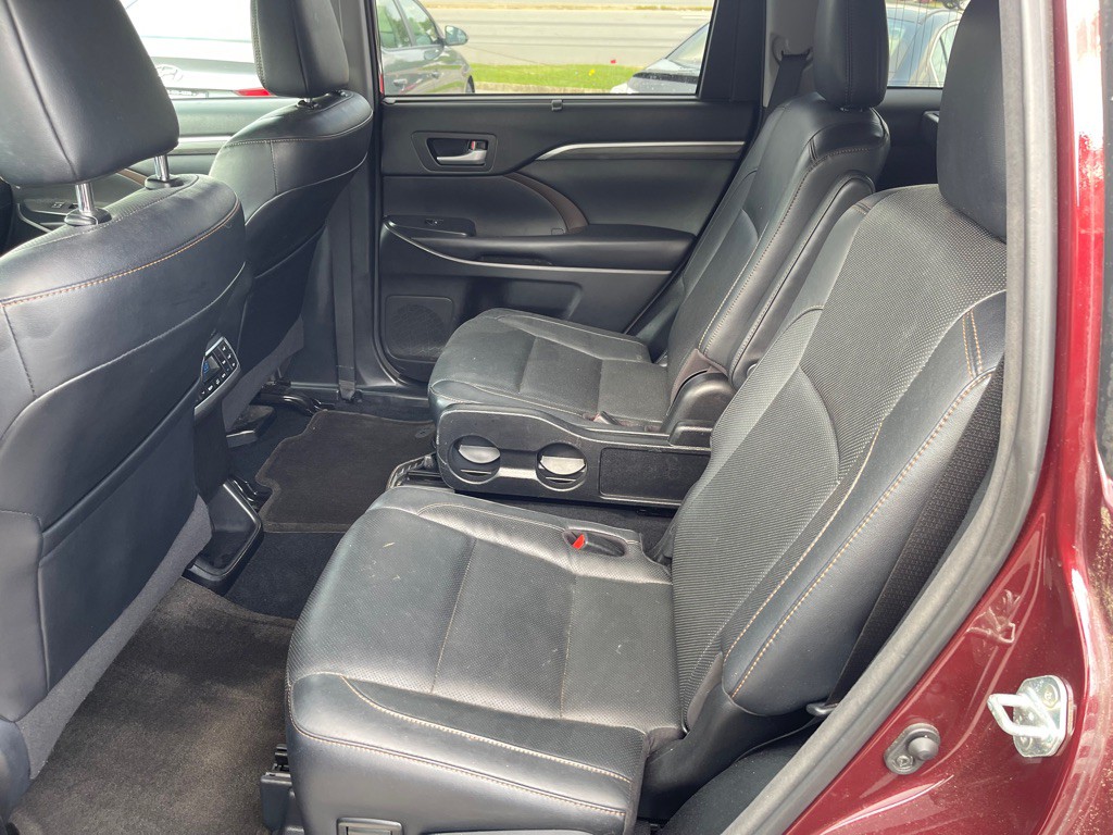 2018 Toyota Highlander Image 16