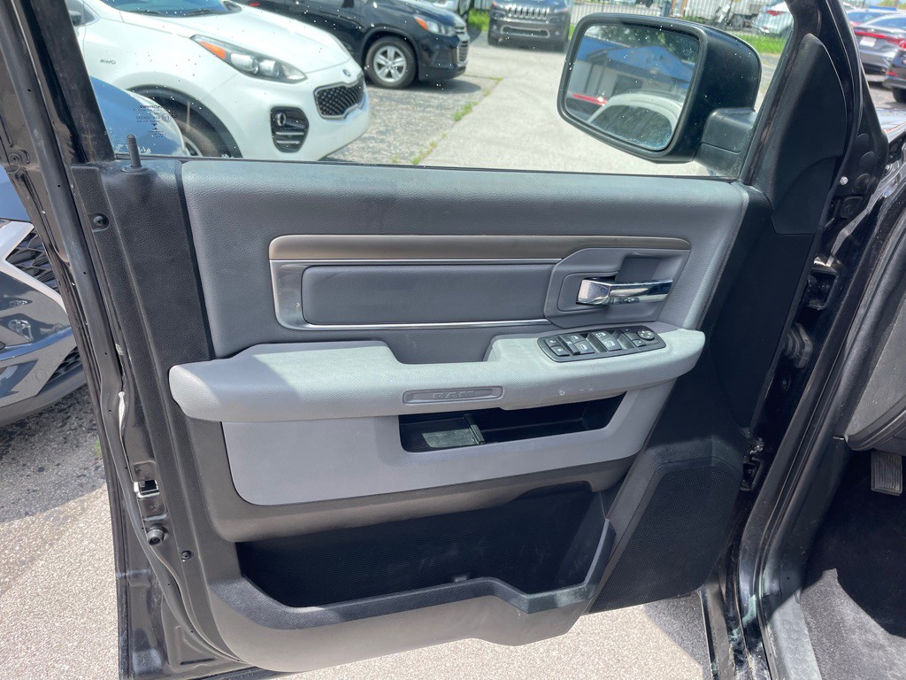2017 RAM 1500 Image 10