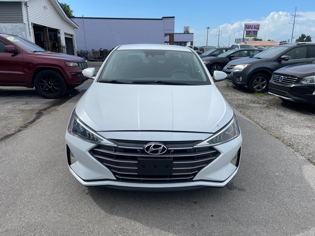 2019 Hyundai Elantra Image 2
