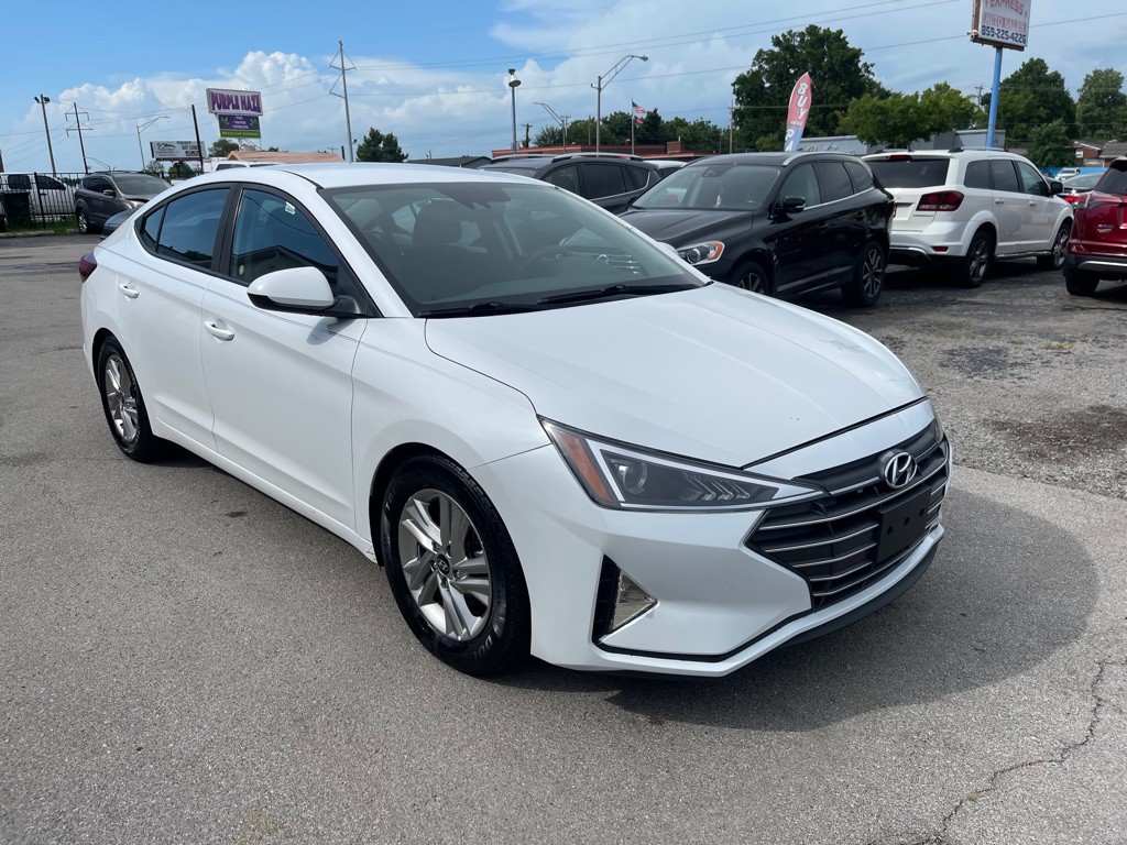 2019 Hyundai Elantra Image 3