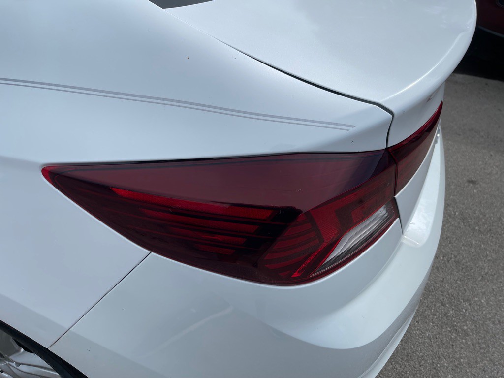 2019 Hyundai Elantra Image 8