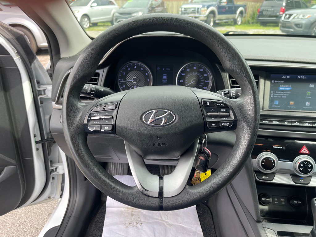 2019 Hyundai Elantra Image 11