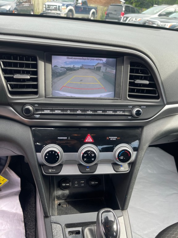 2019 Hyundai Elantra Image 13