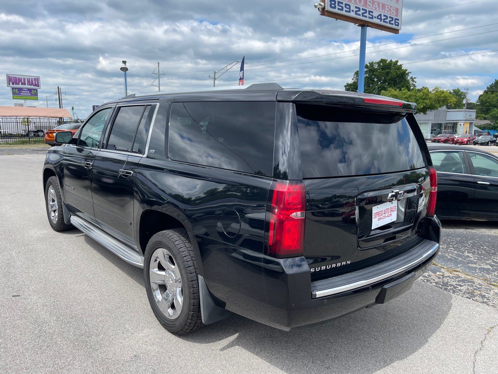 2015 Chevrolet Suburban Image 6