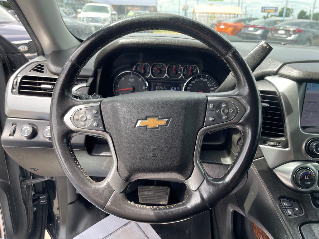 2015 Chevrolet Suburban Image 11