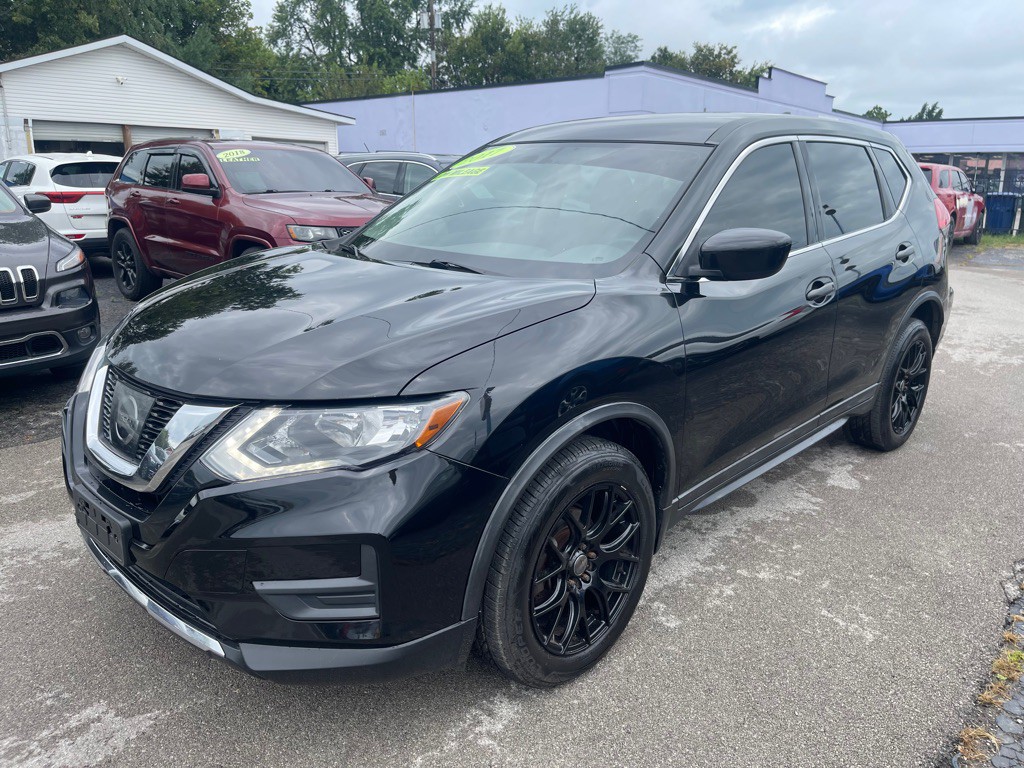 2017 Nissan Rogue Image 1