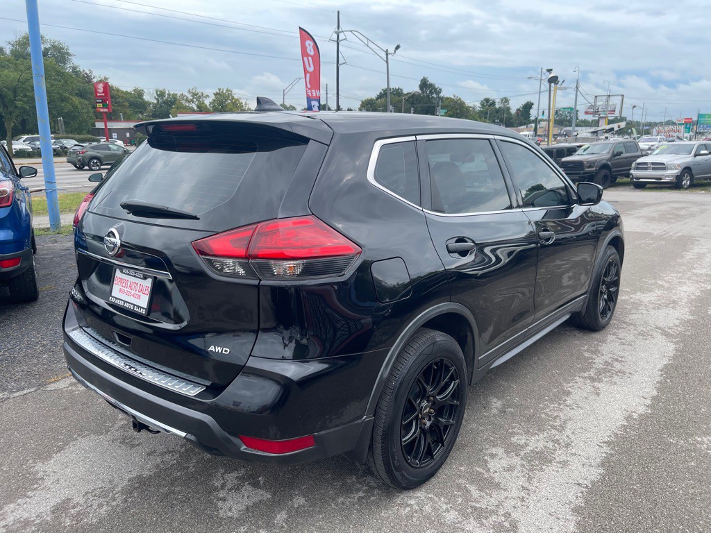 2017 Nissan Rogue Image 4