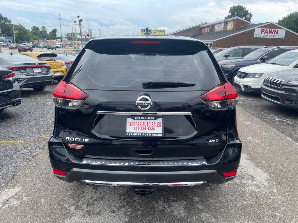 2017 Nissan Rogue Image 5