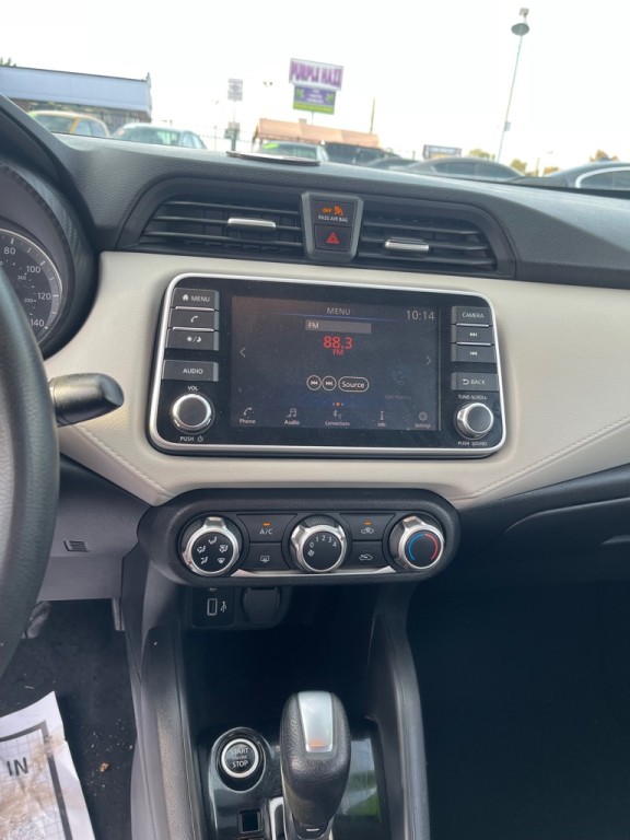 2021 Nissan Versa Image 12