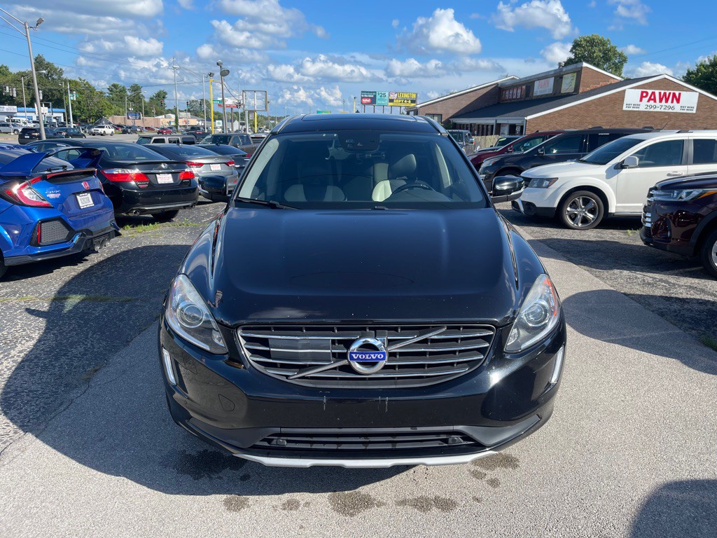 2017 Volvo XC60 Image 2