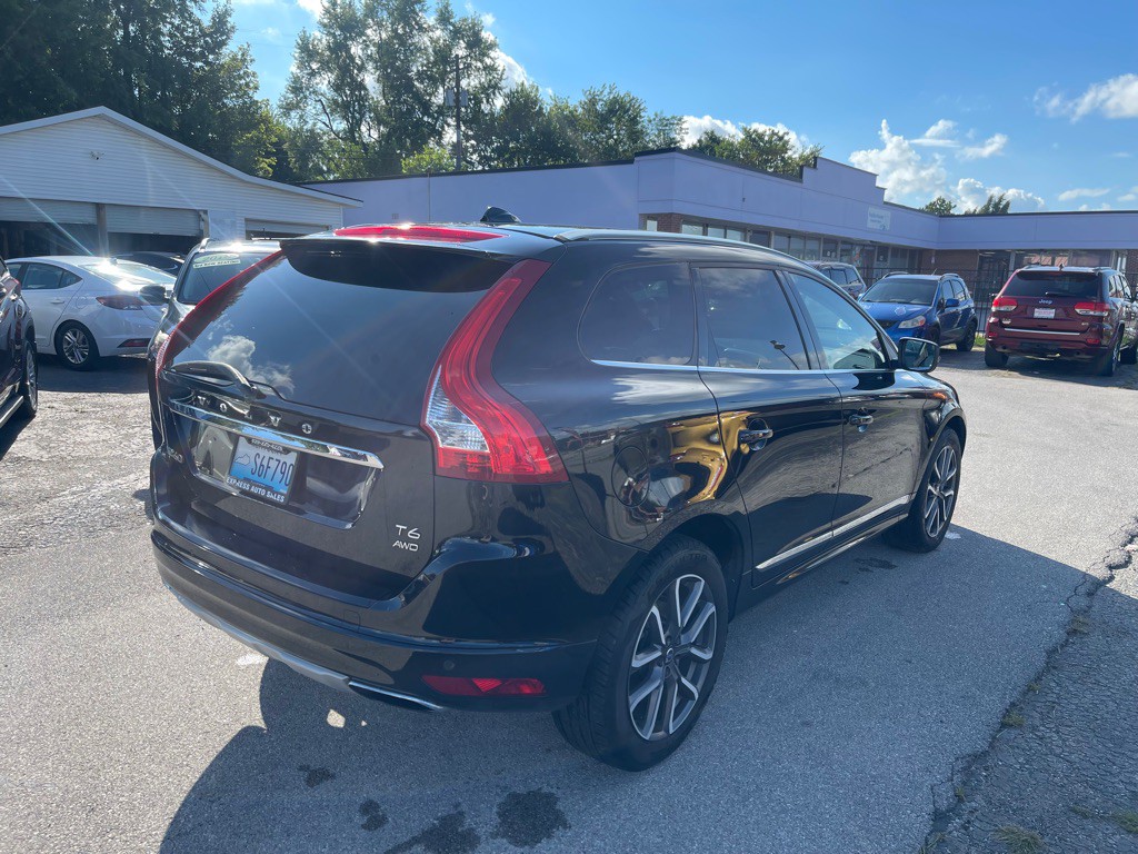 2017 Volvo XC60 Image 4