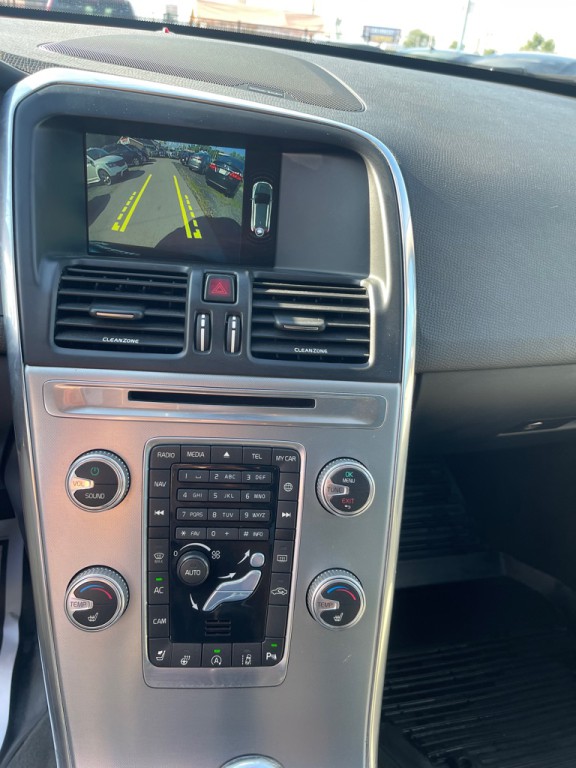 2017 Volvo XC60 Image 13