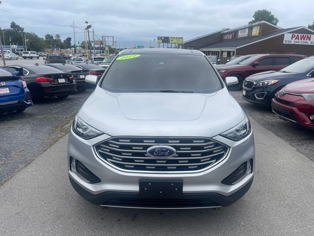 2019 Ford Edge Image 2