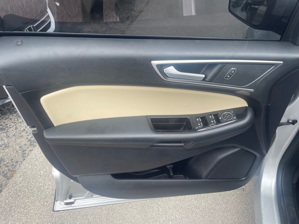2019 Ford Edge Image 9