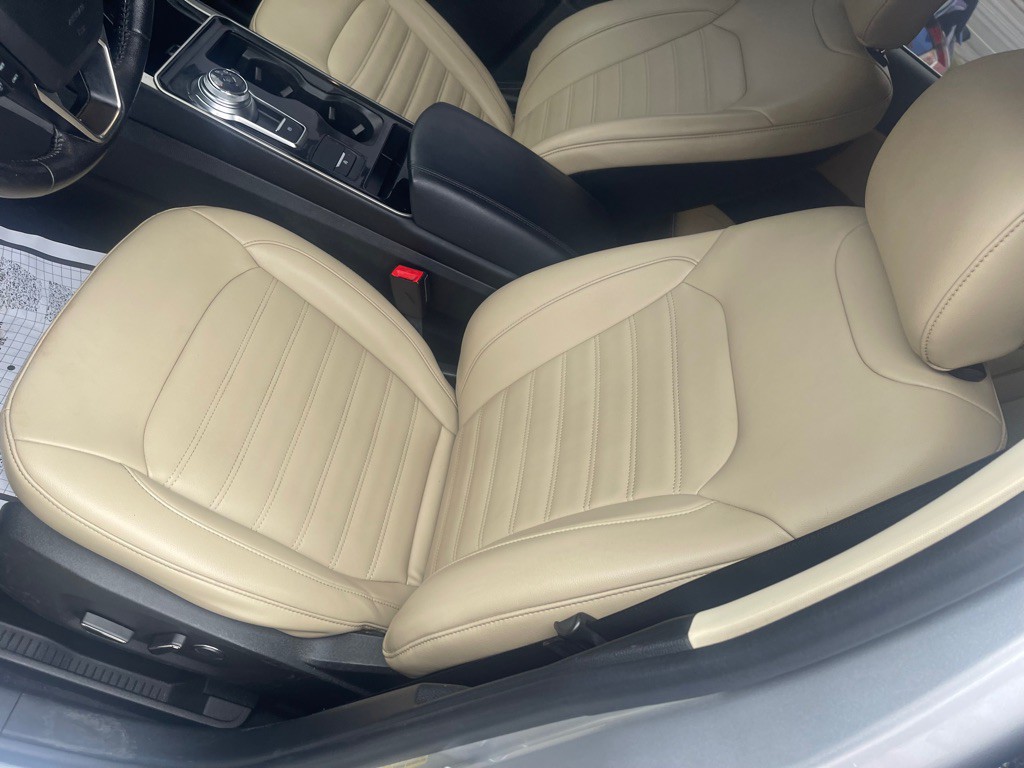 2019 Ford Edge Image 10