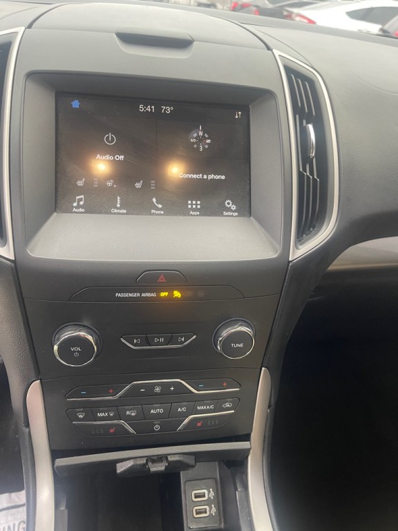 2019 Ford Edge Image 13