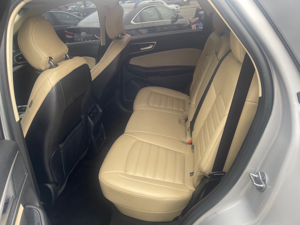 2019 Ford Edge Image 15