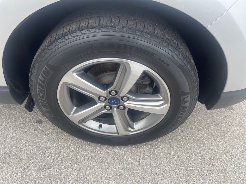 2019 Ford Edge Image 18