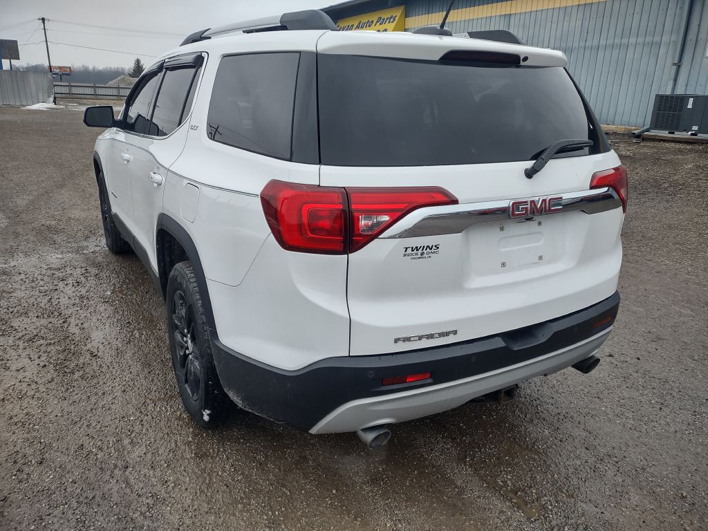 2018 GMC Acadia Image 2