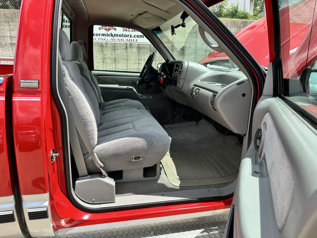 1995 Chevrolet C/K Image 12