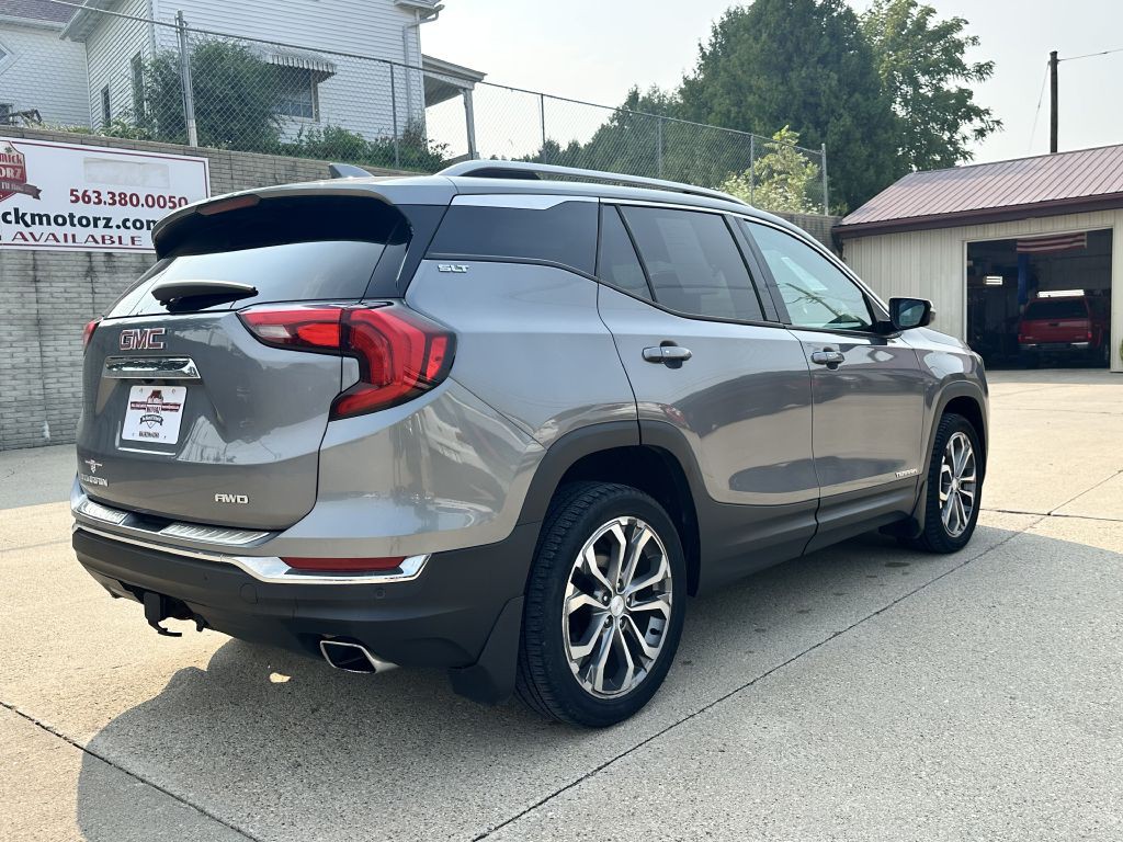 2018 GMC Terrain Image 2