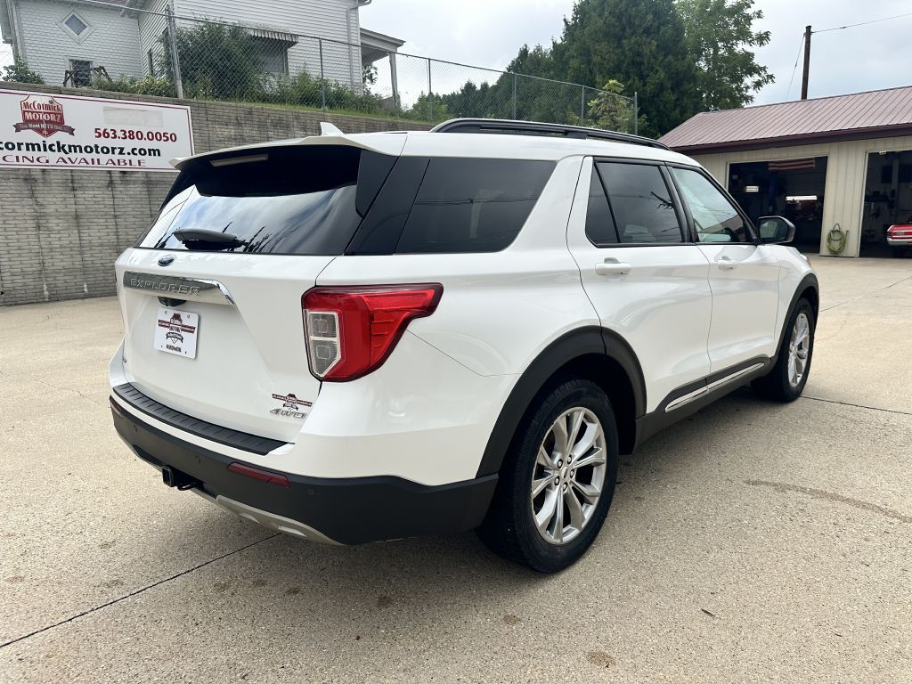 2021 Ford Explorer Image 2