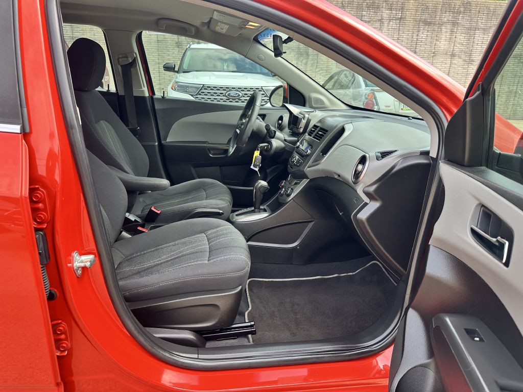 2012 Chevrolet Sonic Image 14