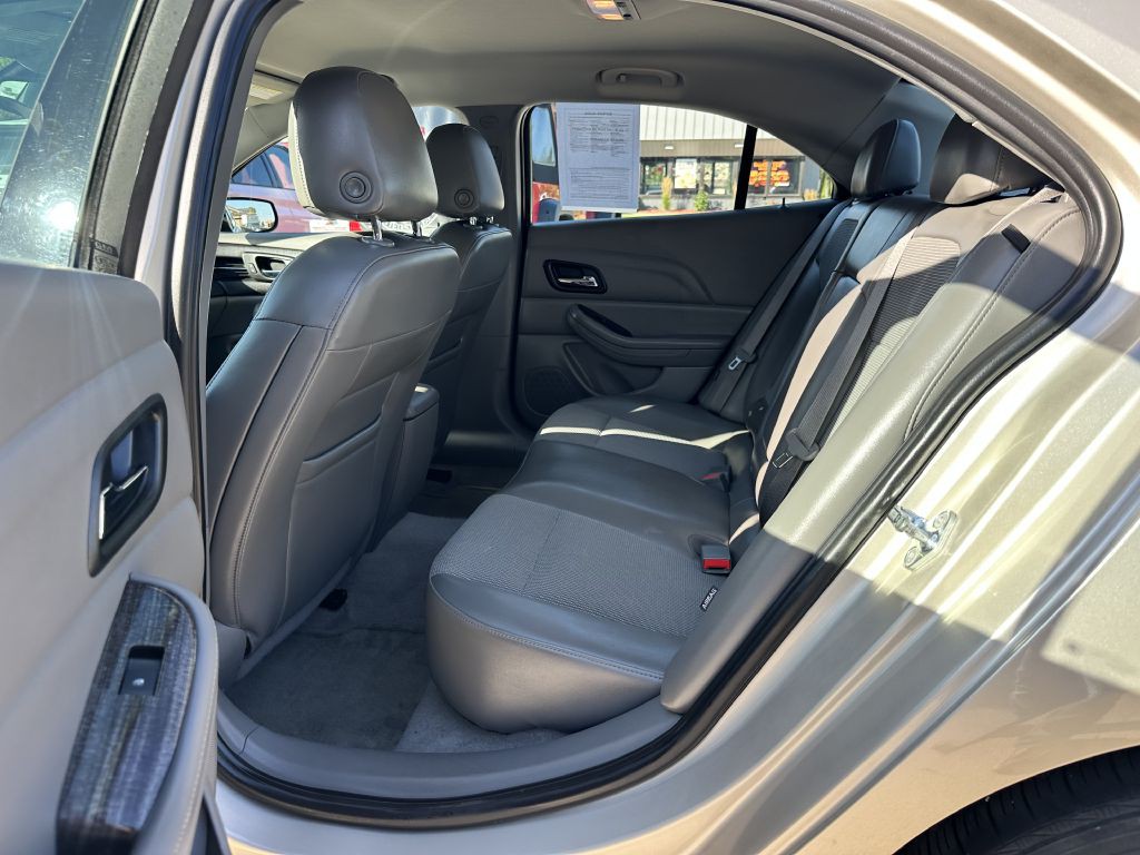 2015 Chevrolet Malibu Image 10