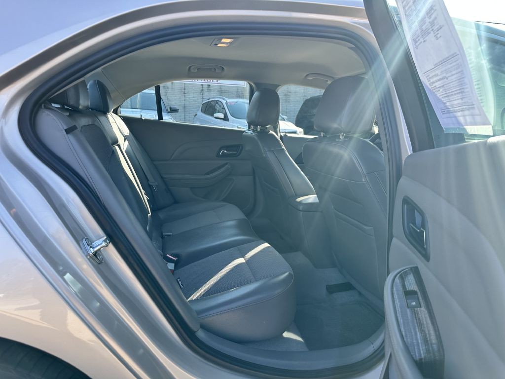 2015 Chevrolet Malibu Image 13