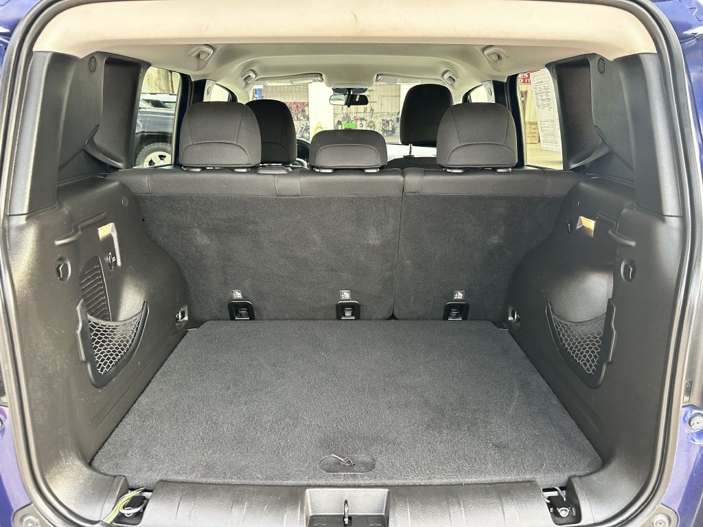 2017 Jeep Renegade Image 12