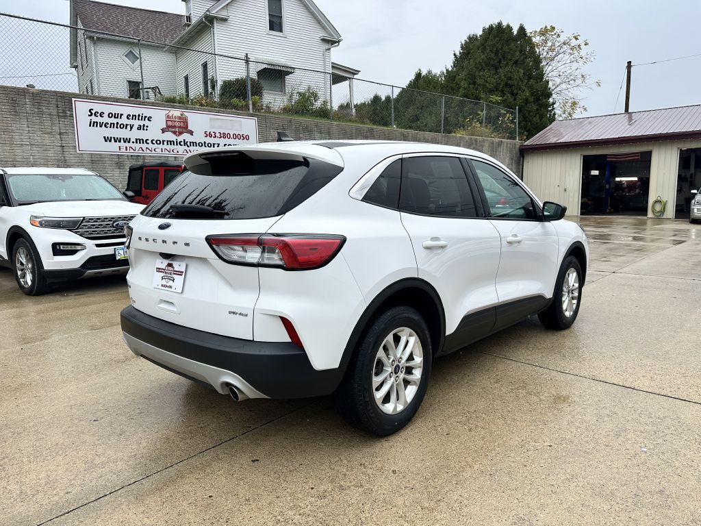 2022 Ford Escape Image 2