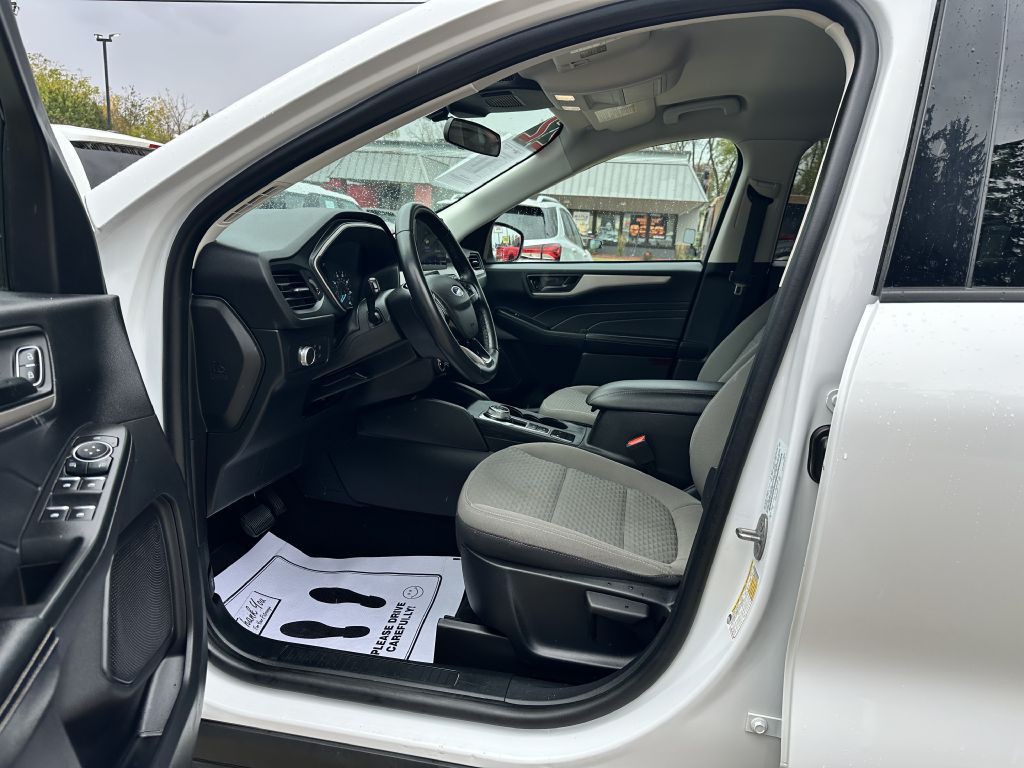 2022 Ford Escape Image 9