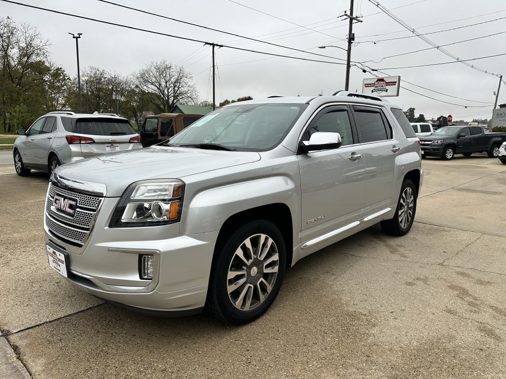 2017 GMC Terrain Image 2