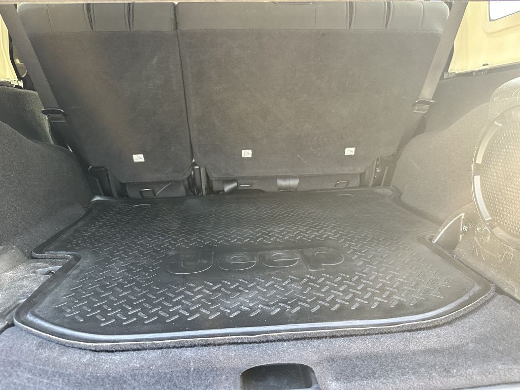 2012 Jeep Wrangler Unlimited Image 12