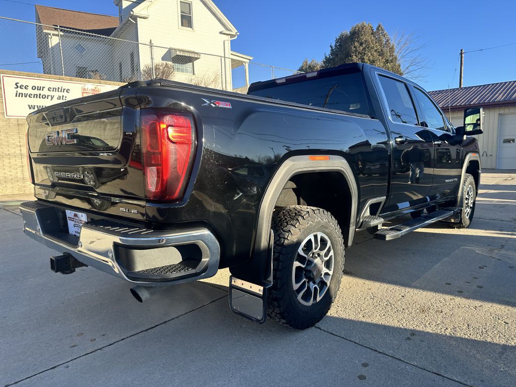 2023 GMC Sierra Image 2