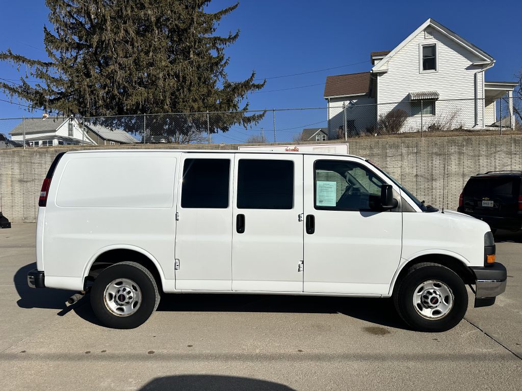 2019 GMC Savana Image 1