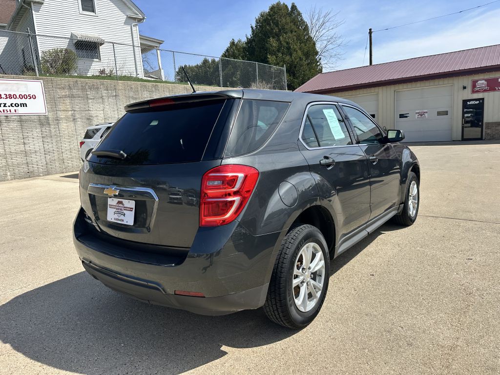 2017 Chevrolet Equinox Image 2