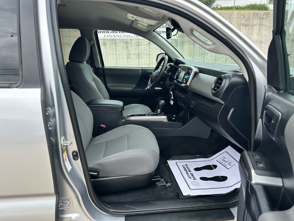 2018 Toyota Tacoma Image 14