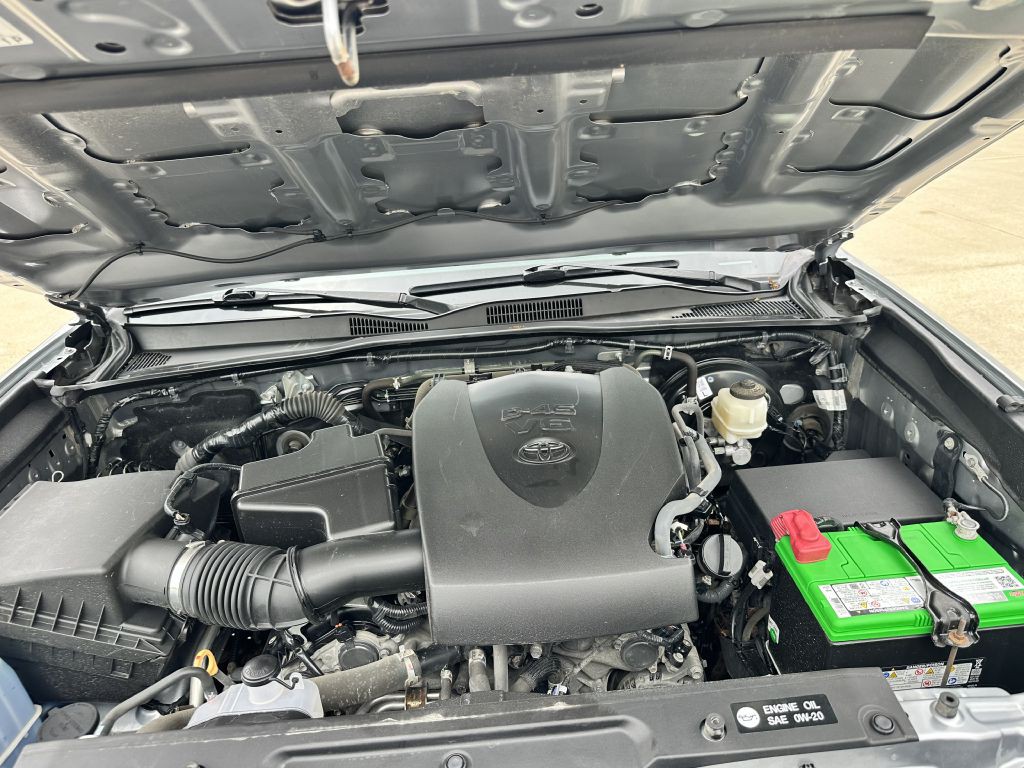 2018 Toyota Tacoma Image 16