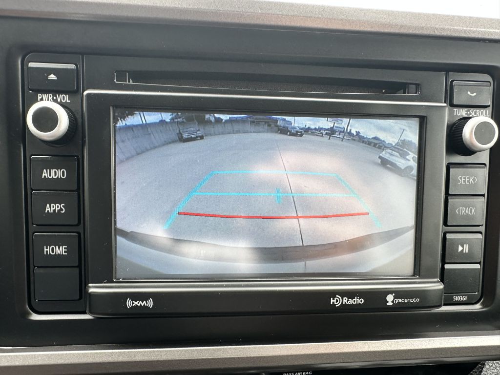 2018 Toyota Tacoma Image 17