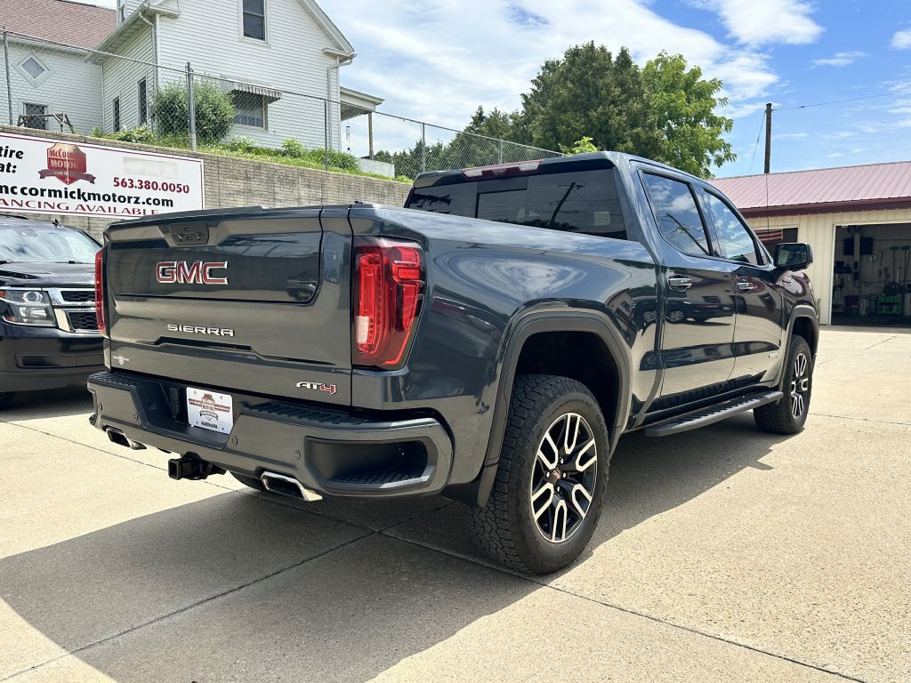 2021 GMC Sierra Image 2