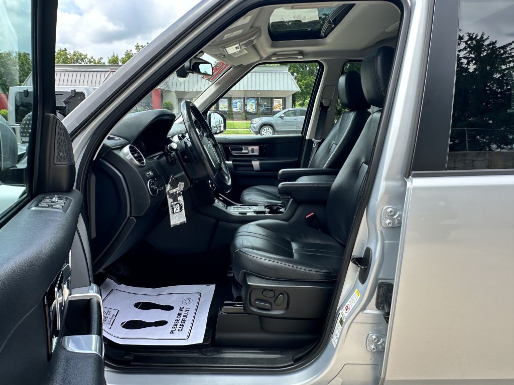 2016 Land Rover LR4 Image 9