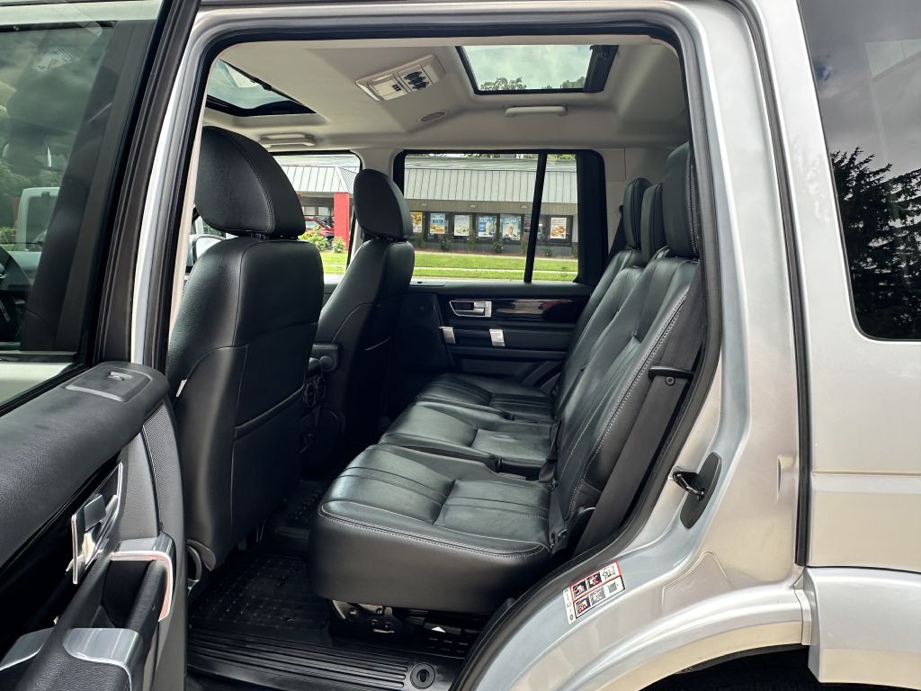 2016 Land Rover LR4 Image 10