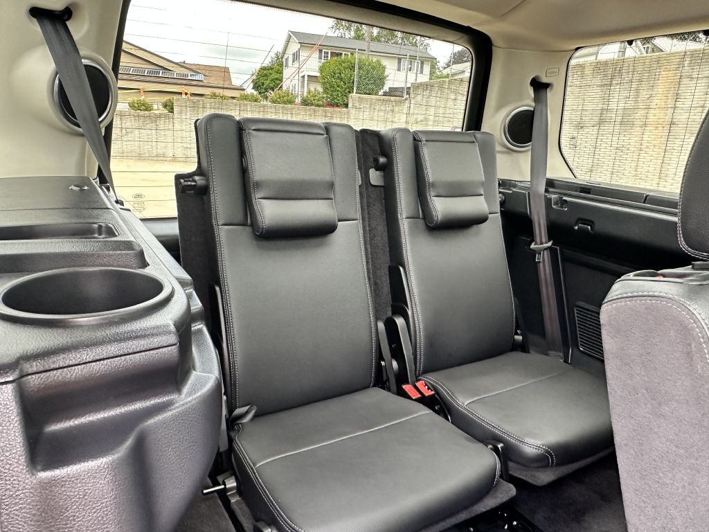2016 Land Rover LR4 Image 15